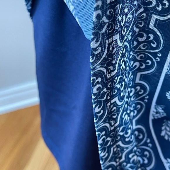 Catherines size 2X top blue lined - Picture 8 of 8